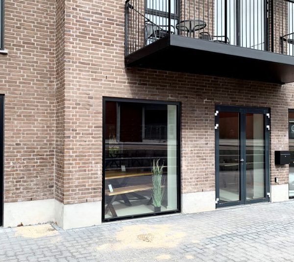 front-showroom-kbh1