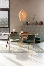 Spisebordsstol i messing look med armlæn